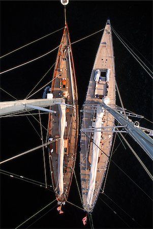J-Class Yachts Endeavour and Shamrock V as seen from Masthead (130 feet up), Newport, Rhode Island, USA Foto de stock - Con derechos protegidos, Código: 700-07965850