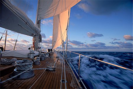 pilotar - Endeavour during Sailing Passage to Bermuda Foto de stock - Con derechos protegidos, Código: 700-07965853