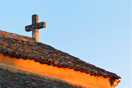 simsearch:700-00328888,k - Stone Cross on Church Roof, Roussillon,Vaucluse, Provence, France Photographie de stock - Rights-Managed, Code: 700-07968186