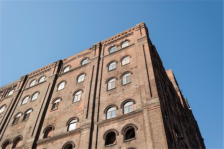 diagonal - Warehouse building being converted to apartments, Williamsburg, Brooklyn, New York City, New York, USA Stock Photo - Rights-Managed, Code: 700-08002518