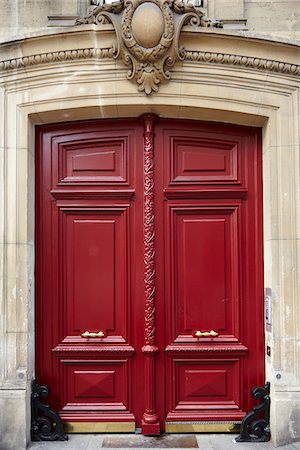 simsearch:700-08059871,k - Red Wooden Doors, Paris, France Foto de stock - Con derechos protegidos, Código: 700-08059901