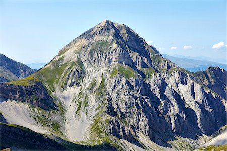 View of the Gran Sasso mountain in summer, Gran Sasso and Monti della Laga National Park, Apennines, Abruzzo, Italy Photographie de stock - Rights-Managed, Code: 700-08102709