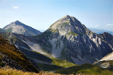 View of the Gran Sasso mountain in summer, Gran Sasso and Monti della Laga National Park, Apennines, Abruzzo, Italy Photographie de stock - Rights-Managed, Code: 700-08102714