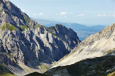 simsearch:700-08102847,k - View of the Gran Sasso mountain in summer, Gran Sasso and Monti della Laga National Park, Apennines, Abruzzo, Italy Foto de stock - Direito Controlado, Número: 700-08102710