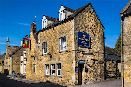 Inn and pub, Bourton-on-the-Water, Gloucestershire, The Cotswolds, England, United Kingdom Stock Photo - Rights-Managed, Code: 700-08122110