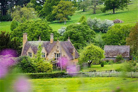 english (places and things) - Stone cottage, Stanway, Gloucestershire, The Cotswolds, England, United Kingdom Stock Photo - Rights-Managed, Code: 700-08122145