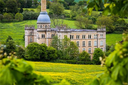 english buildings - Bliss Tweed Mill from Worcester Road, Chipping Norton, Oxfordshire, Cotswolds, England, United Kingdom Stock Photo - Rights-Managed, Code: 700-08145778