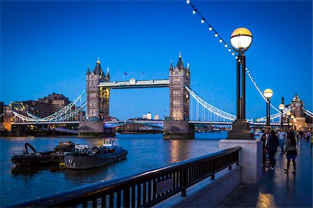 simsearch:700-00197866,k - Tower Bridge at Dusk, London, England, United Kingdom Photographie de stock - Rights-Managed, Code: 700-08146102