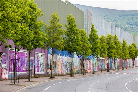 empty street - Peace Line, Protestant Loyalist Area, Belfast, Northern Ireland, United Kingdom Stock Photo - Rights-Managed, Code: 700-08146189