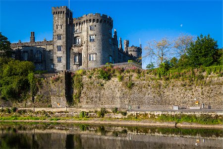 stone and garden - Kilkenny Castle, Kilkenny, Kilkenny County, Ireland Stock Photo - Rights-Managed, Code: 700-08146319