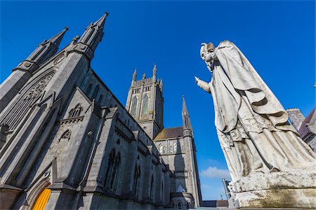 st patrick - Statue of St Patrick and St Mary's Cathedral, Kilkenny, County Kilkenny, Ireland Foto de stock - Con derechos protegidos, Código: 700-08146328