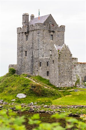 dunguaire castle - Dunguaire Castle, Kinvara Bay, Galway County, Ireland Photographie de stock - Rights-Managed, Code: 700-08146469