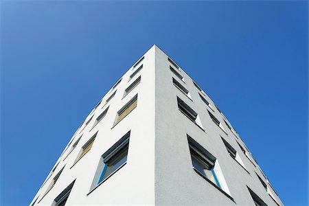petit immeuble - Close-up of house facade with blue sky, Darmstadt, Hesse, Germany Photographie de stock - Rights-Managed, Code: 700-08146514
