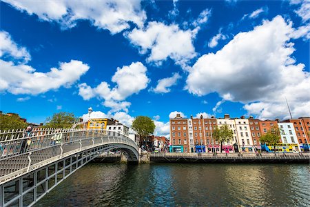 river scenes in ireland - Ha'penny Bridge over River Liffey, Dublin, Leinster, Ireland Stock Photo - Rights-Managed, Code: 700-08167177