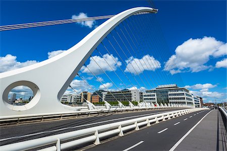 Samuel Beckett Bridge over River Liffey, Dublin, Leinster, Ireland Foto de stock - Con derechos protegidos, Código: 700-08167171