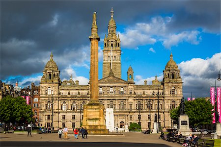 famous scottish landmarks - Sir Walter Scott Column and Glasgow City Chambers, George Square, Glasgow, Scotland, United Kingdom Foto de stock - Con derechos protegidos, Código: 700-08167191