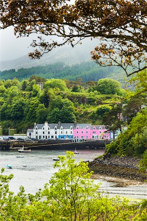 portree - Harbour at Portree, Isle of Skye, Scotland, United Kingdom Foto de stock - Con derechos protegidos, Código: 700-08167261