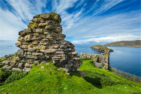 ruiné - Duntulm Castle, Duntulm, Trotternish, Isle of Skye, Scotland, United Kingdom Foto de stock - Con derechos protegidos, Código: 700-08167285