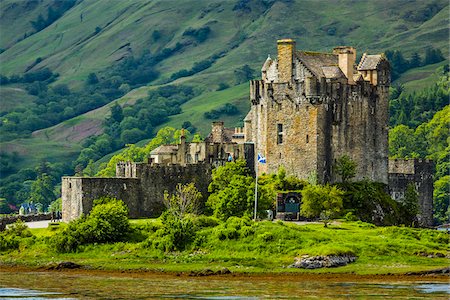 european castle architecture - Eilean Donan Castle, Dornie, Scottish Highlands, Scotland, United Kingdom Stock Photo - Rights-Managed, Code: 700-08167305