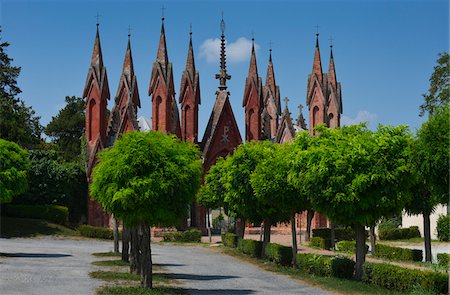 Entrence of cemetery with many towers, Monforte d'Alba, Cuneo, Piedmont, Italy Photographie de stock - Rights-Managed, Code: 700-08169156
