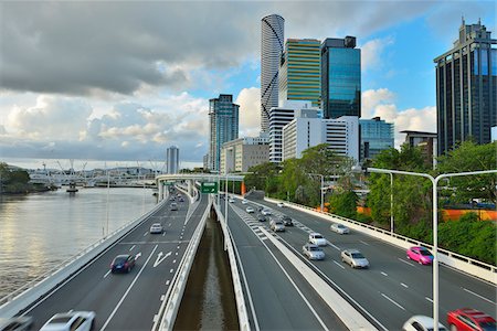 Pacific Highway and Skyline of city with Infinity Tower and Kurilpa in background, Brisbane, Queensland, Australia Foto de stock - Con derechos protegidos, Código: 700-08353463