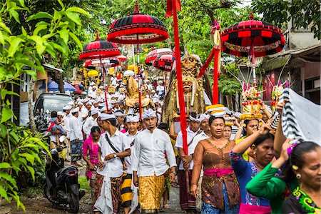 Procession at a temple festival, Petulu, near Ubud, Bali, Indonesia Photographie de stock - Rights-Managed, Code: 700-08385859