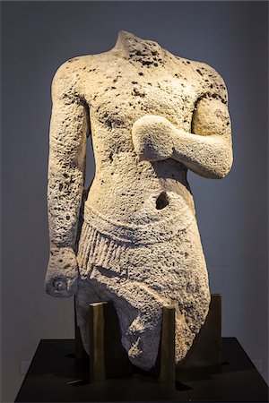 province of palermo - Torso dello Stagnone in the Regional Archeological Museum Antonio Salinas in Palermo, Sicily, Italy Photographie de stock - Rights-Managed, Code: 700-08701829