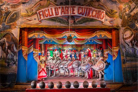 simsearch:700-08701850,k - Figli D'Arte Cuticchio Puppet Theatre on Via Bara All'Olivella in Palermo, Sicily, Italy Stock Photo - Rights-Managed, Code: 700-08701857