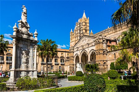 simsearch:700-08701922,k - Grand, historic Palermo Cathedral in Palermo, Sicily in Italy Foto de stock - Con derechos protegidos, Código: 700-08701918