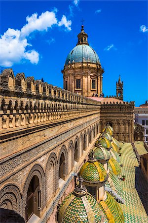 Rooftop of the Palermo Cathedral with domes in the historic city of Palermo in Sicily, Italy Stockbilder - Lizenzpflichtiges, Bildnummer: 700-08701930