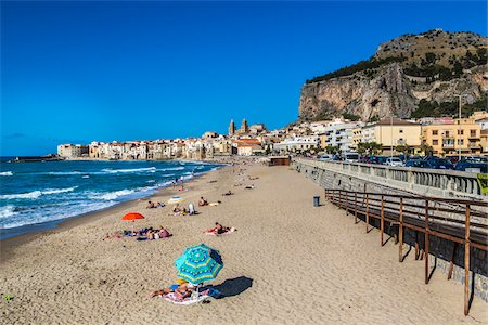 simsearch:700-08713405,k - Beach at Cefalu, Sicily, Italy Foto de stock - Con derechos protegidos, Código: 700-08713416