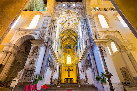 duomo italy interior - Architectural Interior of Cefalu Cathedral in Cefalu, Sicily, Italy Stock Photo - Rights-Managed, Code: 700-08713432