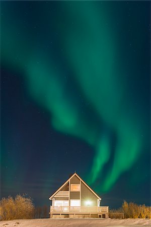 House with Nothern Lights in Sommaroya, Tromso, Troms, Norway Foto de stock - Con derechos protegidos, Código: 700-08723099