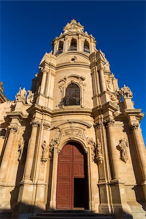 simsearch:700-08986536,k - Orante, stone facade of the Baroque San Giuseppe Church in Ragusa in Sicily, Italy Foto de stock - Con derechos protegidos, Código: 700-08723108