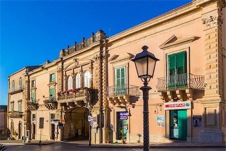 Traditional architecture and street scene in Ragusa in Sicily, Italy Photographie de stock - Rights-Managed, Code: 700-08723113