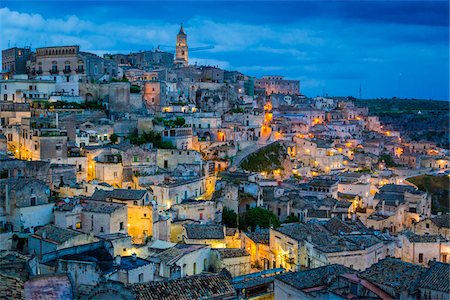 Overview of Matera at Dusk, Basilicata, Italy Foto de stock - Con derechos protegidos, Código: 700-08737538