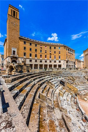 salento - Roman Amphitheatre in Piazza Sant'Oronzo, Lecce, Puglia, Italy Fotografie stock - Rights-Managed, Codice: 700-08739585