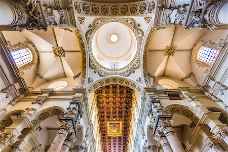 simsearch:400-05355635,k - The decorated, vaulted ceiling of the Church of the Holy Cross (Basilica di Santa Croce) in Lecce in Puglia, Italy Stock Photo - Rights-Managed, Code: 700-08739601