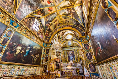 The elaborate paintings inside the Church of Santa Maria della Purita in Gallipoli in Puglia, Italy Foto de stock - Con derechos protegidos, Código: 700-08739626