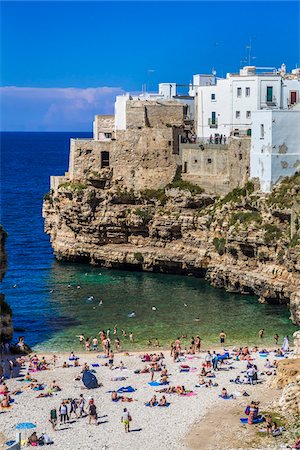 simsearch:6118-09076426,k - People at Beach in Polignano a Mare, Puglia, Italy Stockbilder - Lizenzpflichtiges, Bildnummer: 700-08739676