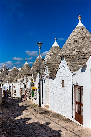 rows houses street - Trulli Houses in Alberobello, Puglia, Italy Stock Photo - Rights-Managed, Code: 700-08739726