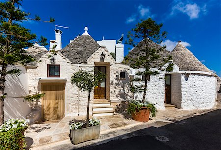 Trulli Houses in Alberobello, Puglia, Italy Stockbilder - Lizenzpflichtiges, Bildnummer: 700-08739723