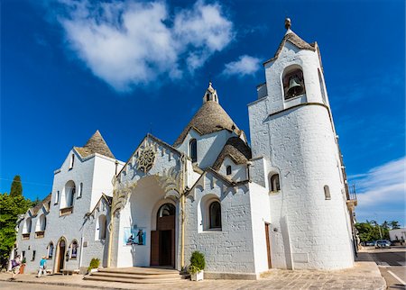 dry stone - Church of Sant'Antonio da Padova, Alberobello, Puglia, Italy Photographie de stock - Rights-Managed, Code: 700-08739733