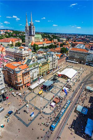 Overview of Ban Jelacic Square, Zagreb, Croatia Stockbilder - Lizenzpflichtiges, Bildnummer: 700-08765287