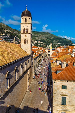 franciscan church and monastery - Overview of Stradun with Franciscan Church and Monastery in Dubrovnik, Dalmatia, Croatia Foto de stock - Con derechos protegidos, Código: 700-08765323