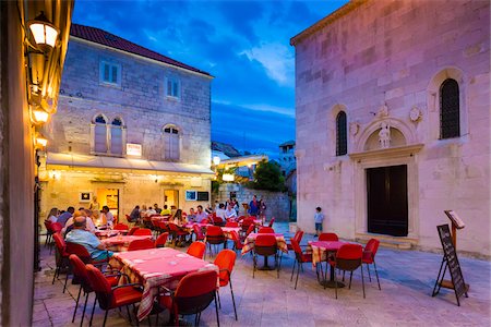 dalmatinische küste - Restaurant Patio at Dusk in Korcula, Dalmatia, Croatia Stockbilder - Lizenzpflichtiges, Bildnummer: 700-08765384