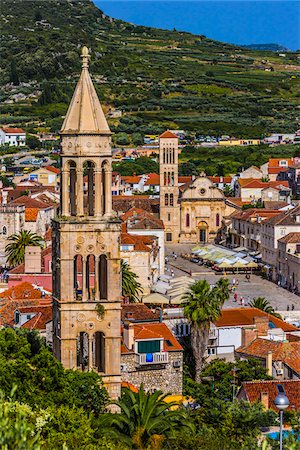 Overlooking St Mark's Church (left) and Main Square of Old Town of Hvar with St Stephen's Cathedral (right) on Hvar Island, Croatia Stockbilder - Lizenzpflichtiges, Bildnummer: 700-08765396