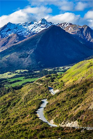 Mountain views with road to Glenorchy in the Otago Region of New Zealand Photographie de stock - Rights-Managed, Code: 700-08765558