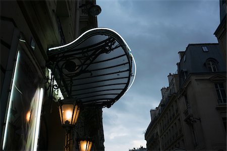 fin de la journée - Front entrance to a typical Parisian theater with its canopy, before the rain, France Photographie de stock - Rights-Managed, Code: 700-08765572