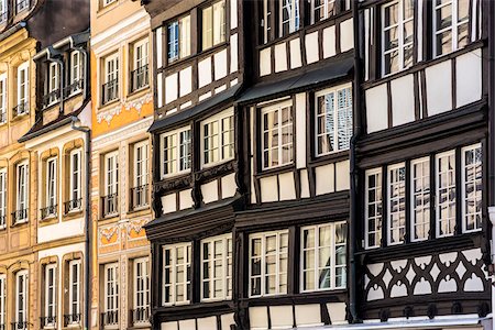 simsearch:700-06701759,k - Architectural detail of the half-timber buildings on Rue Merciere in Strasbourg, France Stockbilder - Lizenzpflichtiges, Bildnummer: 700-08973560